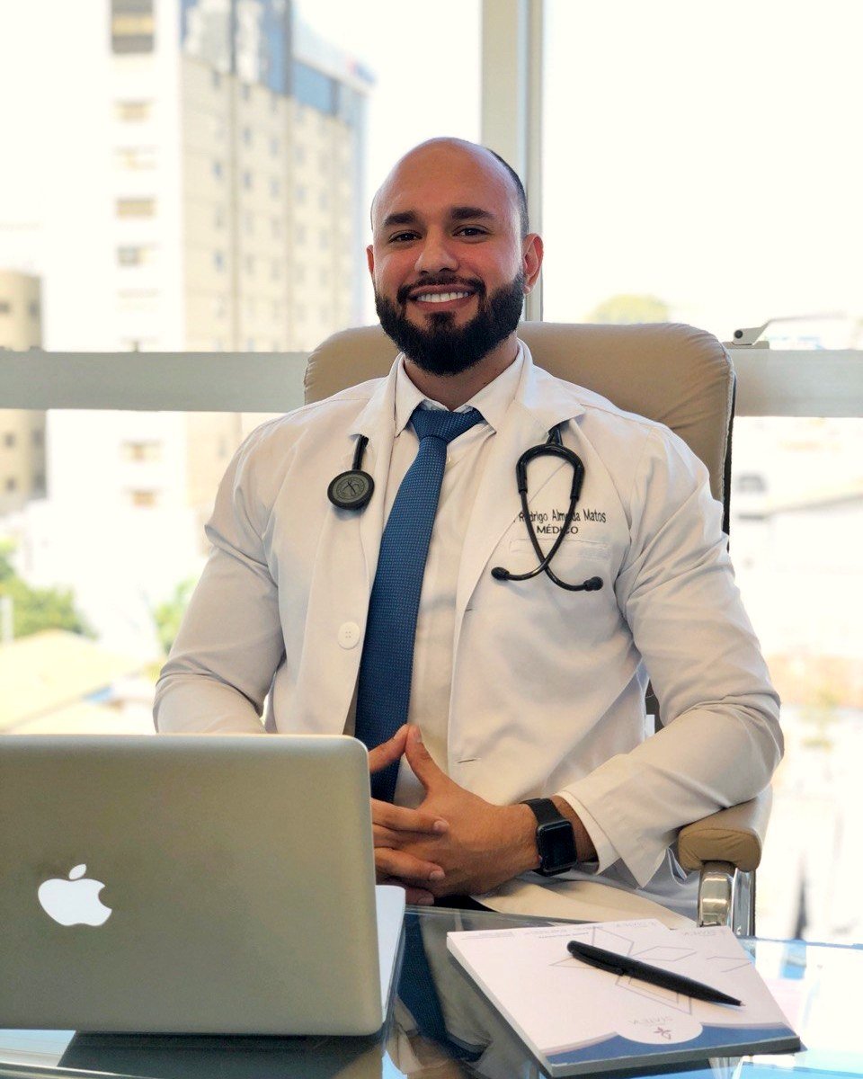Dr. Rodrigo Matos, médico